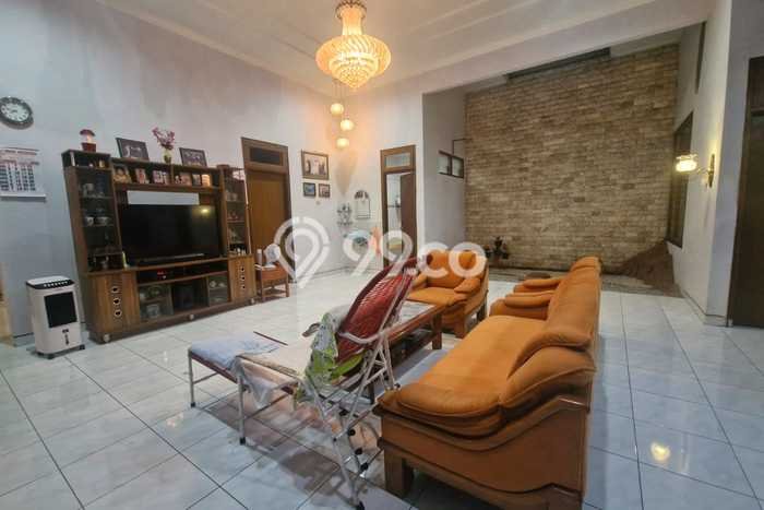 Jual Rumah Bagus Siap Huni LB 240m2 di Pedurungan, Semarang Jual Rumah Bagus Siap Huni LB 240m2 di Pedurungan, Semarang