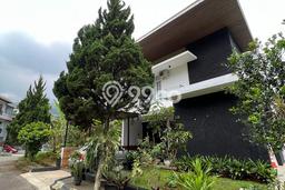 Rumah Elit Modern Tanpa Renovasi di Resor Dago Pakar Bandung Rumah Elit Modern Tanpa Renovasi di Resor Dago Pakar Bandung