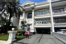 Rumah Elit LB 700m2 Siap Huni Desain Elegan di Pantai Indah Kapuk, Jakarta Utara Rumah Elit LB 700m2 Siap Huni Desain Elegan di Pantai Indah Kapuk, Jakarta Utara