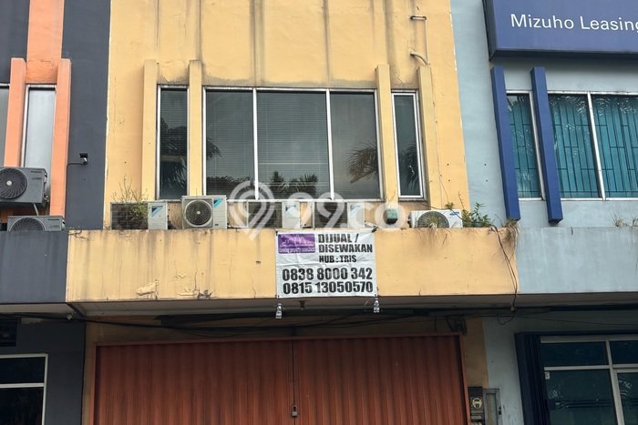 Unit Ruko disewakan di Pinang Tangerang dengan LT 75m2 / LB 225m2 Unit Ruko disewakan di Pinang Tangerang dengan LT 75m2 / LB 225m2