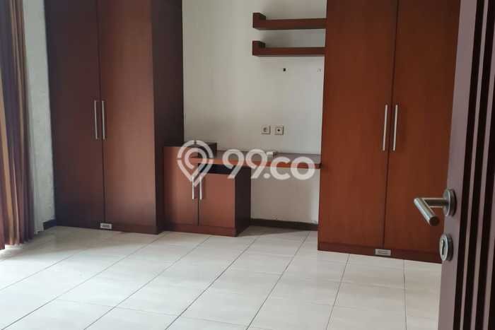 Rumah Strategis area , Bandung, Luas 865m2m² Bangunan 300m2m² - HARGA NEGO! Rumah Strategis area , Bandung, Luas 865m2m² Bangunan 300m2m² - HARGA NEGO!