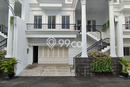 Ready to Use! Premium House LT 154m2 Desain Modern di Lebak Bulus Ready to Use! Premium House LT 154m2 Desain Modern di Lebak Bulus