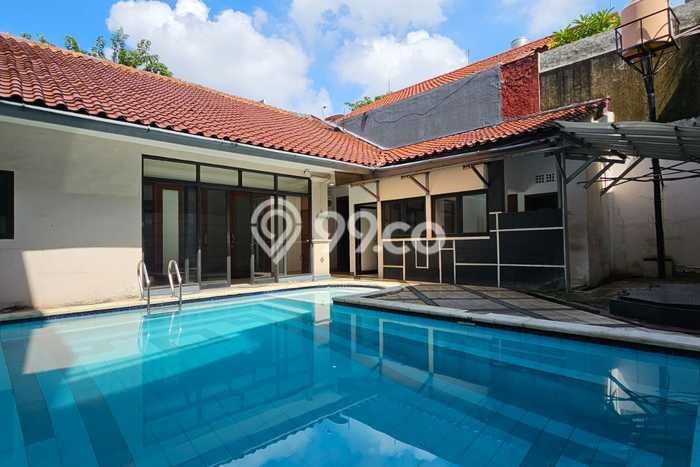 Rumah Luxury Modern Tanpa Renovasi di Pondok Indah Jakarta Selatan Rumah Luxury Modern Tanpa Renovasi di Pondok Indah Jakarta Selatan
