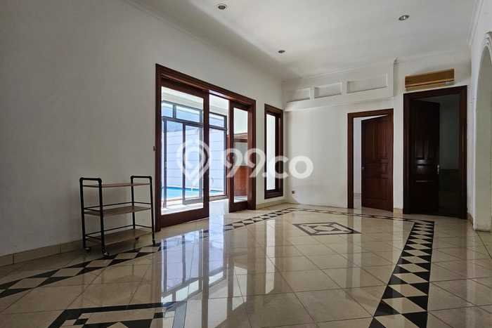 Rumah Luxury Modern Tanpa Renovasi di Pondok Indah Jakarta Selatan Rumah Luxury Modern Tanpa Renovasi di Pondok Indah Jakarta Selatan