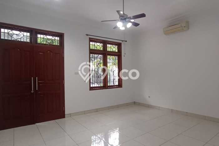 Jarang Ada! Rumah Sewa 5 Kamar Nyaman Siap Huni Tanjung Barat Jarang Ada! Rumah Sewa 5 Kamar Nyaman Siap Huni Tanjung Barat