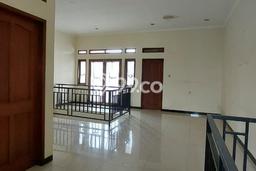 Rumah Elit LB 270m2 Siap Huni Desain Elegan di Turangga, Bandung Rumah Elit LB 270m2 Siap Huni Desain Elegan di Turangga, Bandung