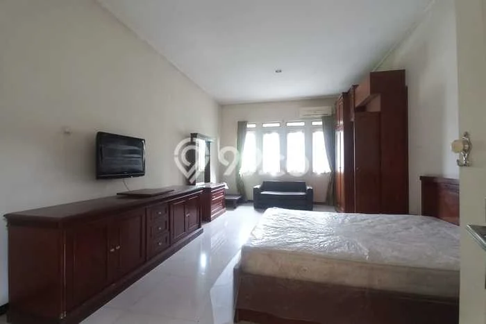 HOT DEAL! Rumah Premium area , Bandung, LT 332m2m² LB 400m2m² HOT DEAL! Rumah Premium area , Bandung, LT 332m2m² LB 400m2m²