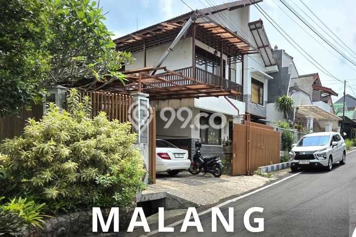 Jual Rumah Mewah Megah Dengan View Cantik di Pisang Candi, Malang Jual Rumah Mewah Megah Dengan View Cantik di Pisang Candi, Malang