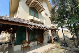 Rumah Elit LB 561m2 Siap Huni Desain Elegan di Prapanca, Jakarta Selatan Rumah Elit LB 561m2 Siap Huni Desain Elegan di Prapanca, Jakarta Selatan