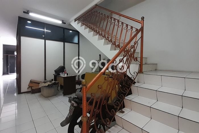 LOKASI SUPER STRATEGIS! Ruko Kawasan , Luas 350m2m², Prospek Pembeli LOKASI SUPER STRATEGIS! Ruko Kawasan , Luas 350m2m², Prospek Pembeli