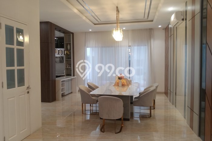 BEST LOCATION! Rumah di Golf Island, Dekat Stasiun, 3 KT, LT 200m² Bangunan 320m² BEST LOCATION! Rumah di Golf Island, Dekat Stasiun, 3 KT, LT 200m² Bangunan 320m²