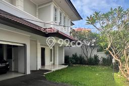 Sewa Rumah Harga Terjangkau di Kemang Jakarta Selatan dengan 4 Kamar Tidur Sewa Rumah Harga Terjangkau di Kemang Jakarta Selatan dengan 4 Kamar Tidur