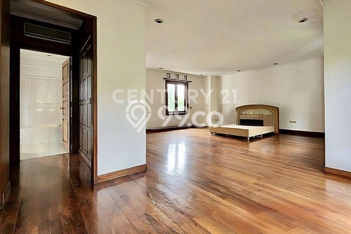 Hunian Modern dengan LT 650m2 & LB 800m2 Dikontrakkan di patra kuningan Hunian Modern dengan LT 650m2 & LB 800m2 Dikontrakkan di patra kuningan