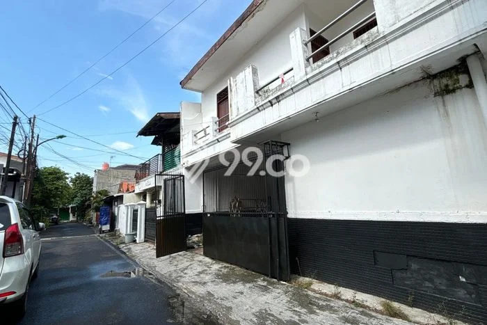 Siap Huni Rumah Mewah 14 Kamar di Pulo Gadung Dekat ke Mana Pun Siap Huni Rumah Mewah 14 Kamar di Pulo Gadung Dekat ke Mana Pun