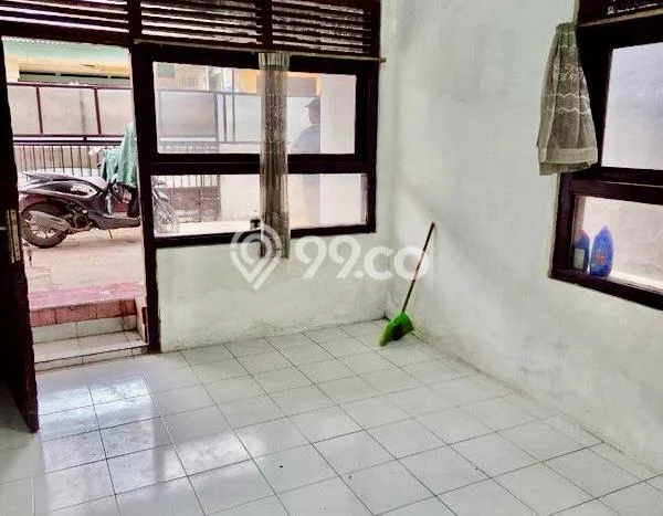 Rumah Bagus Siap Pakai Di Tebet Luas 160m2 Aman Rumah Bagus Siap Pakai Di Tebet Luas 160m2 Aman
