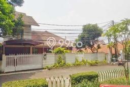Rumah Elit Modern Tanpa Renovasi di Jati Padang Jakarta Selatan Rumah Elit Modern Tanpa Renovasi di Jati Padang Jakarta Selatan