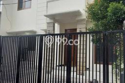 Rumah Mewah Siap Huni LT 133m2 di Tebet, Jakarta Selatan Rumah Mewah Siap Huni LT 133m2 di Tebet, Jakarta Selatan