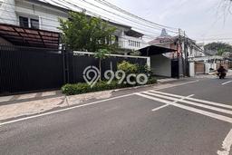 KESEMPATAN TERBAIK! Rumah area Tebet, 5 KT, Ready, Luas 430m² LB 650m² KESEMPATAN TERBAIK! Rumah area Tebet, 5 KT, Ready, Luas 430m² LB 650m²