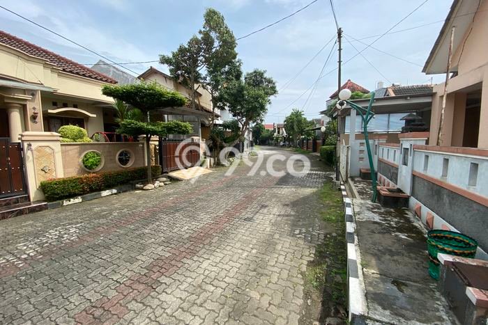 Rumah Strategis Minimalis Lb 180m2 di Tembalang, Semarang Rumah Strategis Minimalis Lb 180m2 di Tembalang, Semarang