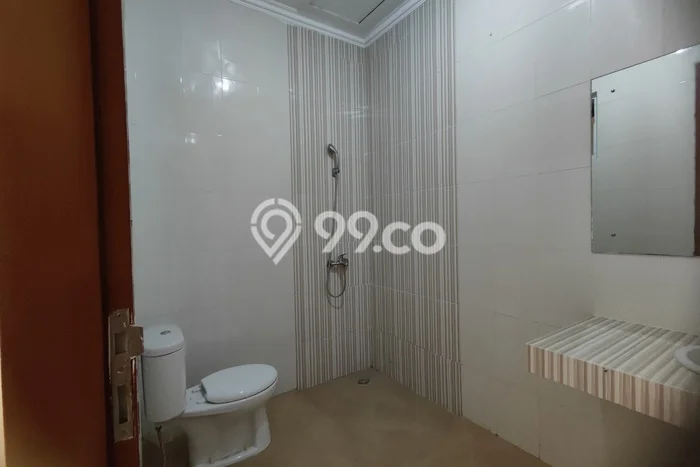 Jarang Ada! Rumah Sewa 4 Kamar Nyaman Siap Huni Pulomas Jarang Ada! Rumah Sewa 4 Kamar Nyaman Siap Huni Pulomas