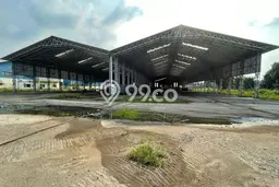 Unit Gudang Paling Strategis di Cakung Jakarta Timur dengan LB 2500m2 Unit Gudang Paling Strategis di Cakung Jakarta Timur dengan LB 2500m2