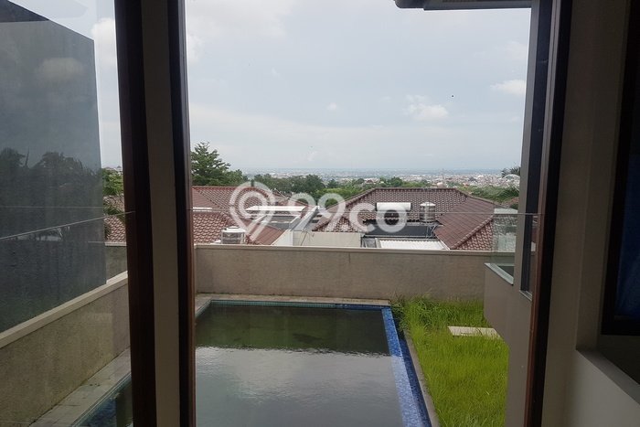 Jual Rumah Luas Elegan Dengan View Eksklusif di Jangli, Semarang Jual Rumah Luas Elegan Dengan View Eksklusif di Jangli, Semarang