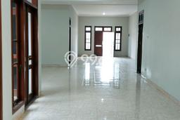Dijual Rumah Premium dengan Fasilitas Sekitar Lengkap di Wonocolo, Surabaya Dijual Rumah Premium dengan Fasilitas Sekitar Lengkap di Wonocolo, Surabaya