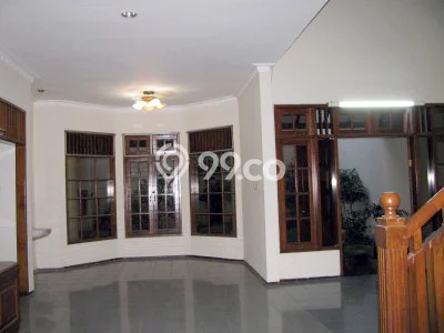 Rumah kawasan Wonocolo, 5 KT, Lingkungan Elite, Luas 300m2m² Bangunan 400m2m² Rumah kawasan Wonocolo, 5 KT, Lingkungan Elite, Luas 300m2m² Bangunan 400m2m²