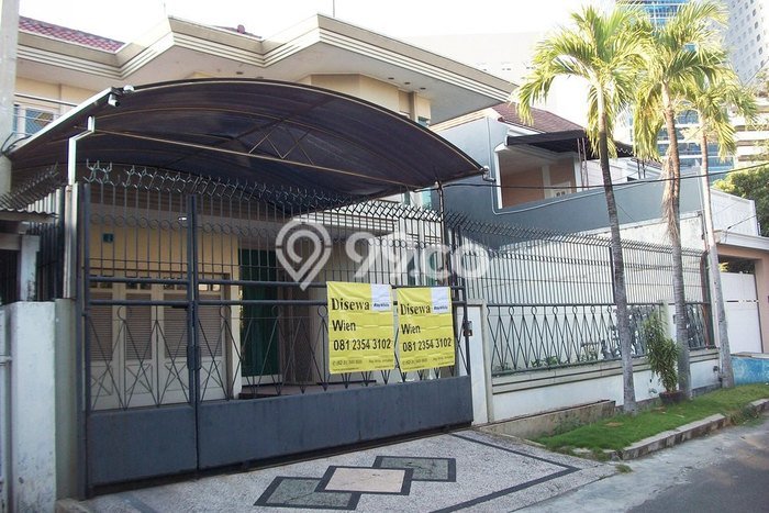 UNIT TERBATAS! Rumah di , 3 KM, Luas 350m2m² LB 400m2m² UNIT TERBATAS! Rumah di , 3 KM, Luas 350m2m² LB 400m2m²