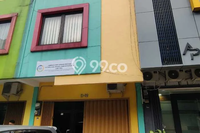 Ruko Dijual di Jakarta Selatan LT 45m2 & LB 130m2 Lokasi Terbaik! Ruko Dijual di Jakarta Selatan LT 45m2 & LB 130m2 Lokasi Terbaik!