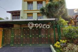 Rumah Luxury Modern Tanpa Renovasi di Pondok Indah Jakarta Selatan Rumah Luxury Modern Tanpa Renovasi di Pondok Indah Jakarta Selatan
