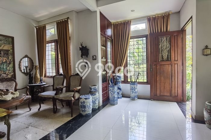 Hunian Elit LB 180m2 Siap Pakai Desain Elegan di Bintaro, Tangerang Selatan Hunian Elit LB 180m2 Siap Pakai Desain Elegan di Bintaro, Tangerang Selatan