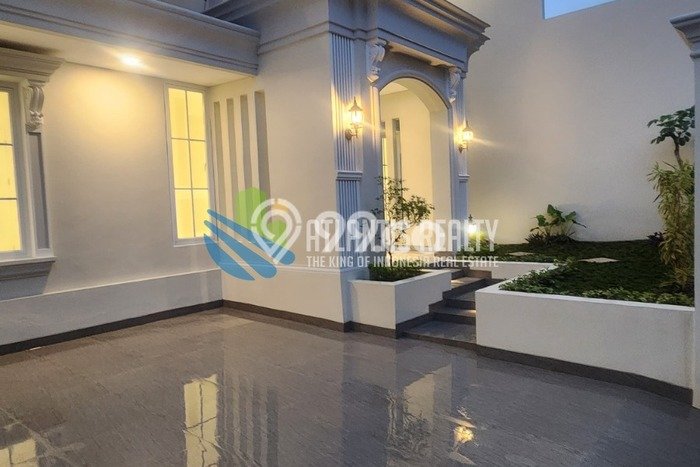 Hunian Mewah Dijual LT 200m2 di Kembangan, Jakarta Barat Hunian Mewah Dijual LT 200m2 di Kembangan, Jakarta Barat