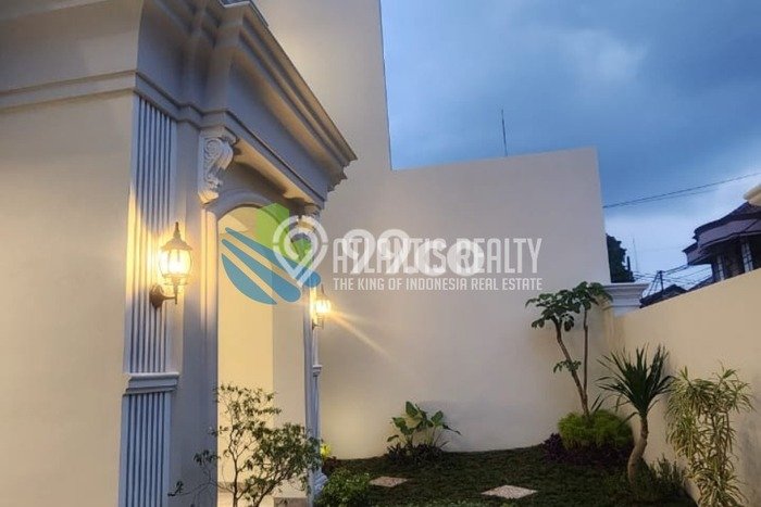 Hunian Mewah Dijual LT 200m2 di Kembangan, Jakarta Barat Hunian Mewah Dijual LT 200m2 di Kembangan, Jakarta Barat
