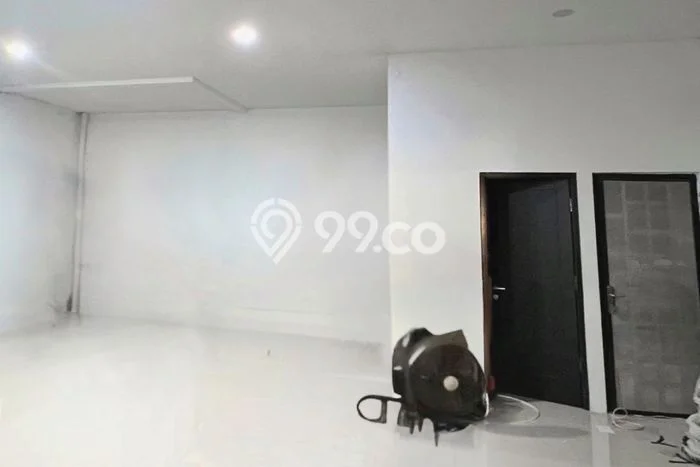 Rumah Elit Modern Siap Huni di Taman Surya Jakarta Barat Rumah Elit Modern Siap Huni di Taman Surya Jakarta Barat