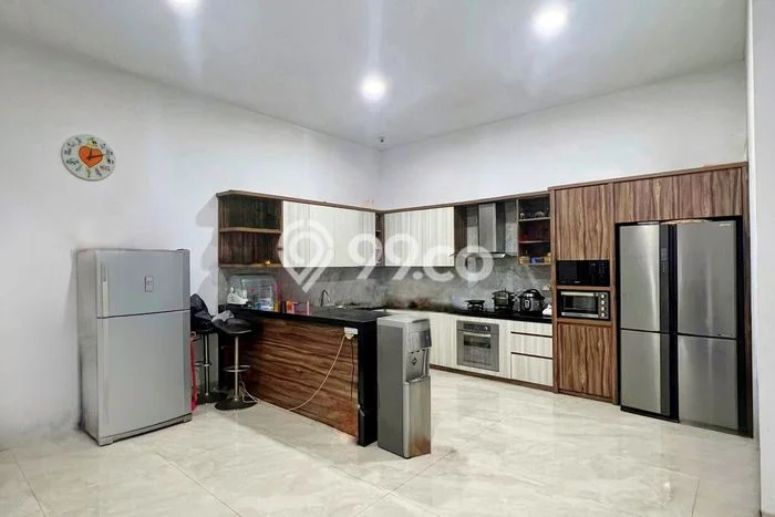 Rumah Elit Modern Siap Huni di Taman Surya Jakarta Barat Rumah Elit Modern Siap Huni di Taman Surya Jakarta Barat