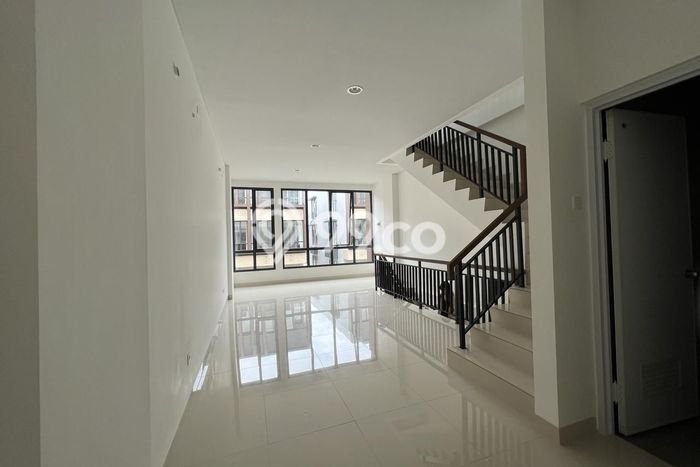 Unit Ruko Dijual di Tangerang LT 60m2 & LB 158m2 Unit Ruko Dijual di Tangerang LT 60m2 & LB 158m2