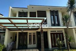 Jual Rumah Mewah Megah Dengan View Eksklusif di ciumbuleuit, Bandung Jual Rumah Mewah Megah Dengan View Eksklusif di ciumbuleuit, Bandung