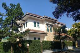 Rumah Luxury Modern Tanpa Renovasi di Setra Duta Bandung Rumah Luxury Modern Tanpa Renovasi di Setra Duta Bandung