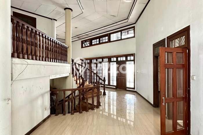 Rumah Mewah LB 460m2 Siap Pakai Desain Elegan di Pondok Indah, Jakarta Selatan Rumah Mewah LB 460m2 Siap Pakai Desain Elegan di Pondok Indah, Jakarta Selatan
