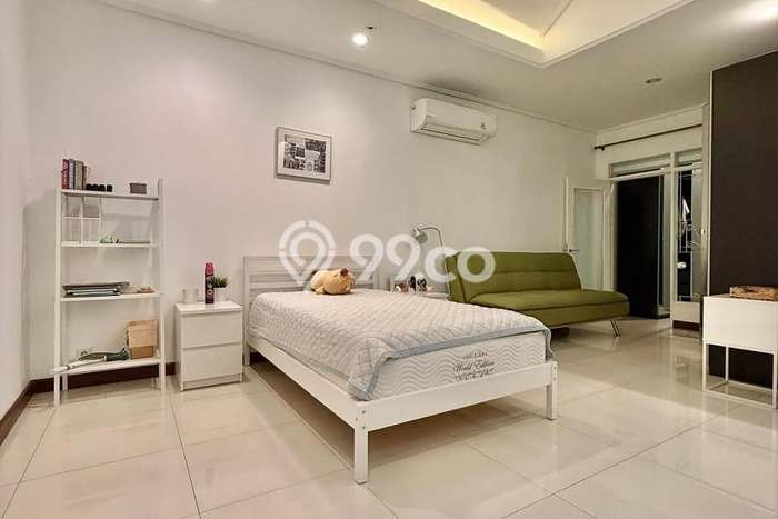 Rumah Elit LB 300m2 Siap Huni Desain Elegan di Pondok Indah, Jakarta Selatan Rumah Elit LB 300m2 Siap Huni Desain Elegan di Pondok Indah, Jakarta Selatan