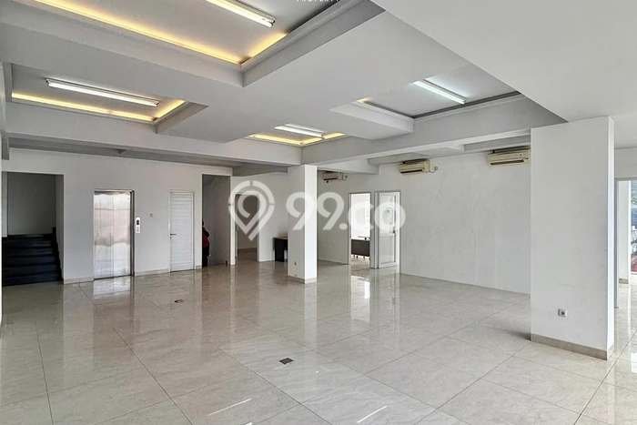 Kantor Dijual di Jakarta Selatan LT 250m2 & LB 600m2 Lokasi Terbaik! Kantor Dijual di Jakarta Selatan LT 250m2 & LB 600m2 Lokasi Terbaik!