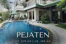 Rumah Luxury Modern Tanpa Renovasi di Pejaten Jakarta Selatan Rumah Luxury Modern Tanpa Renovasi di Pejaten Jakarta Selatan