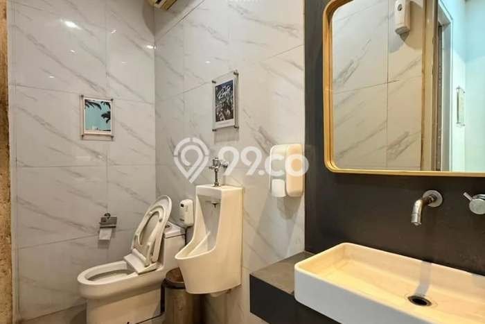 LOKASI STRATEGIS! Ruko di Kemang, Luas 250m², Kawasan Bisnis LOKASI STRATEGIS! Ruko di Kemang, Luas 250m², Kawasan Bisnis