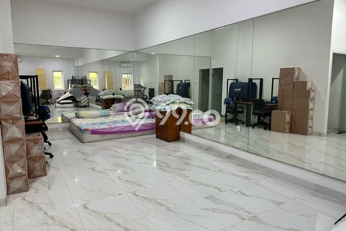 Disewakan! Rumah 2 Kamar Tidur &
2 Kamar Mandi di Jelambar, Jakarta Barat Disewakan! Rumah 2 Kamar Tidur &
2 Kamar Mandi di Jelambar, Jakarta Barat