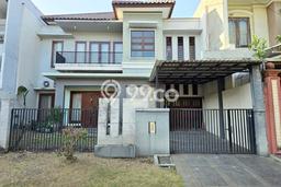 Rumah Strategis Sukolilo, Surabaya, LT 240m2m² LB 350m2m² Rumah Strategis Sukolilo, Surabaya, LT 240m2m² LB 350m2m²