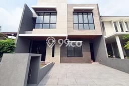 Rumah Elit Modern Tanpa Renovasi di Citraland Surabaya Rumah Elit Modern Tanpa Renovasi di Citraland Surabaya