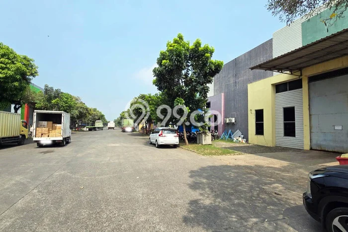 Unit Pabrik disewakan di Manyar Gresik dengan LT 864m2 / LB 756m2 Unit Pabrik disewakan di Manyar Gresik dengan LT 864m2 / LB 756m2
