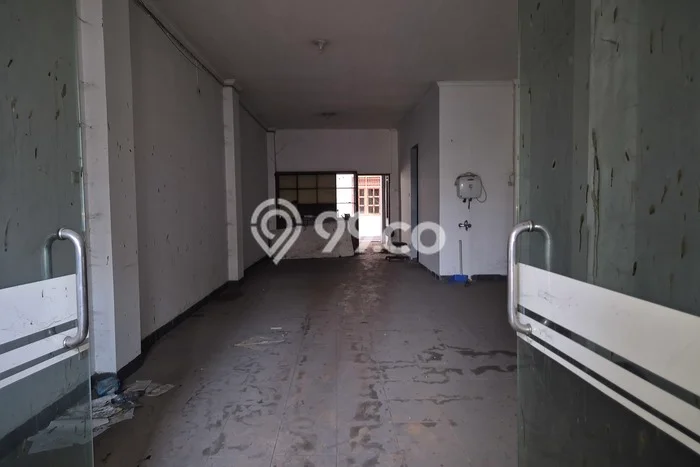 Ruko Komersial Disewakan di Serpong Tangerang Selatan Luas 250m2 Ruko Komersial Disewakan di Serpong Tangerang Selatan Luas 250m2
