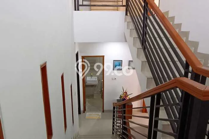 Lokasi terbaik! Rumah siap huni disewakan di Palmerah LB 670m2 Lokasi terbaik! Rumah siap huni disewakan di Palmerah LB 670m2